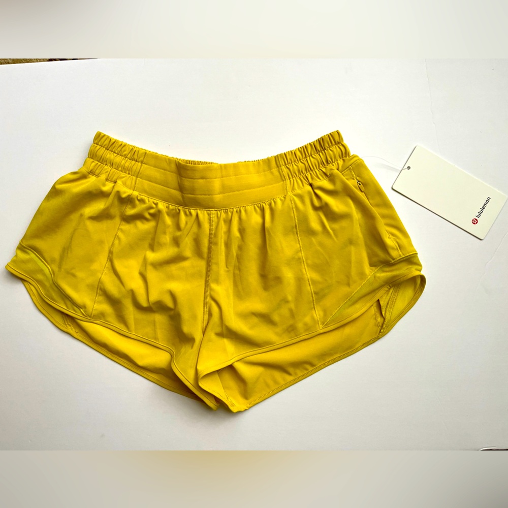 LULULEMON HOTTY HOT LR 2.5” SHORTS